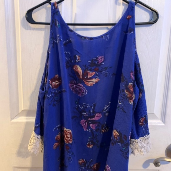 Floral Blouse - Picture 2 of 4